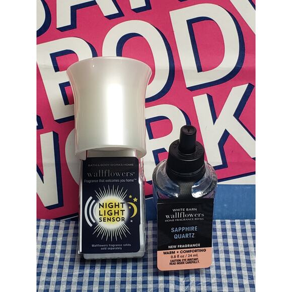 BBW White Flare Nightlight Sensor Wallflower Fragrance Plug In & Sapphire Refill - Picture 1 of 2